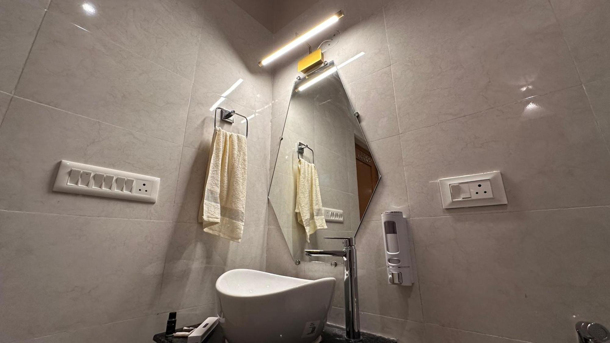 The Lumi Hotel Bir  Ngoại thất bức ảnh